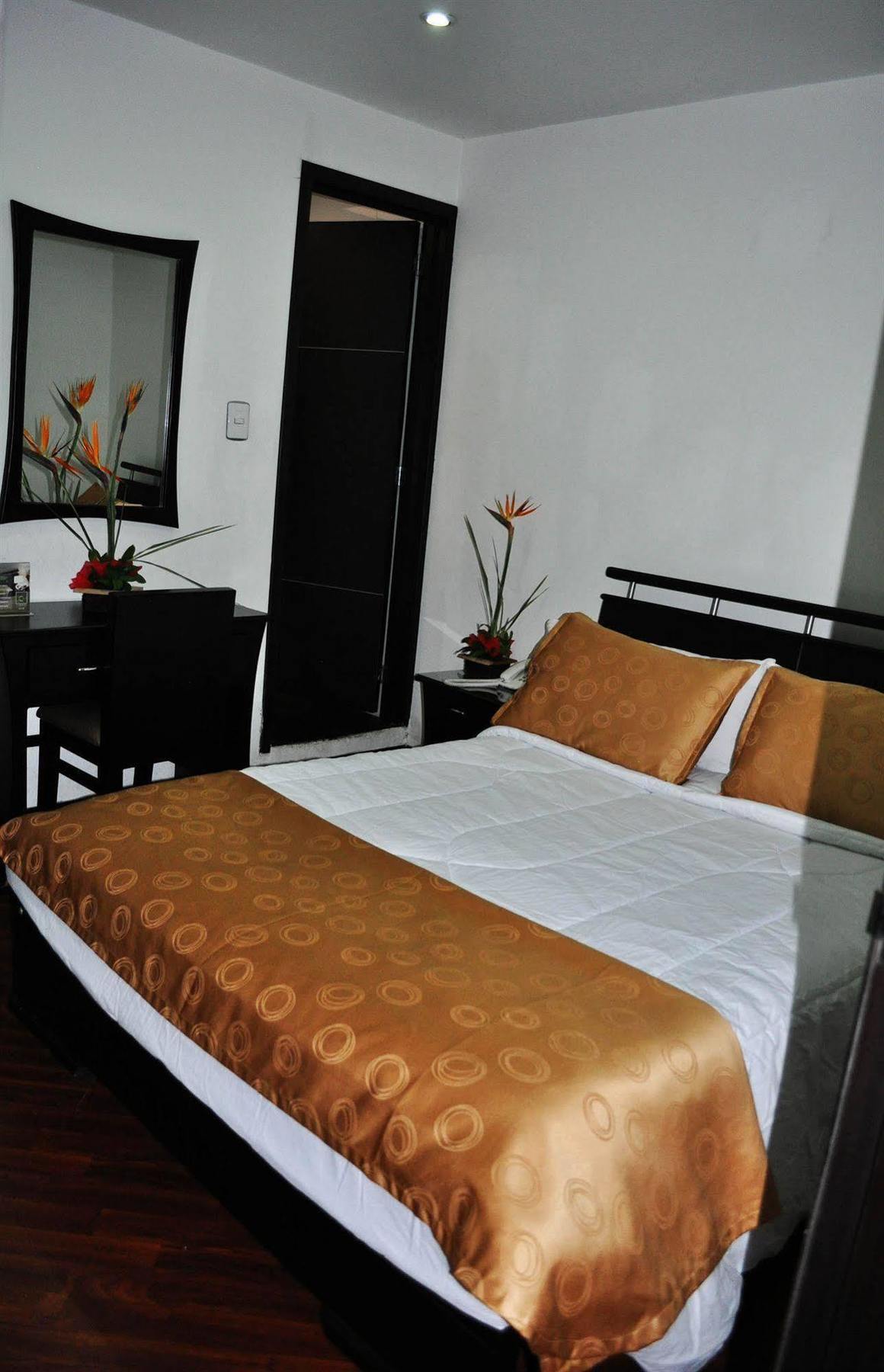 Hotel Quality Comfort House Bogotá Eksteriør bilde