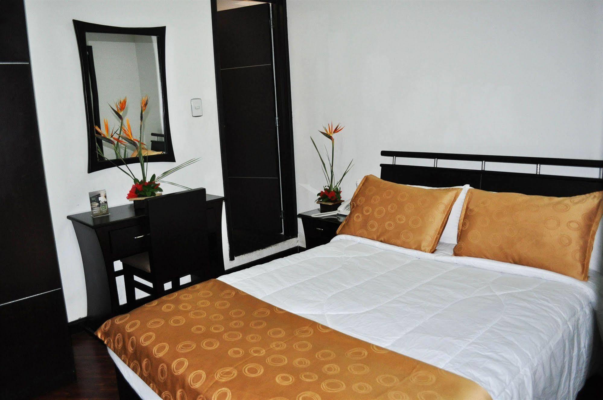 Hotel Quality Comfort House Bogotá Eksteriør bilde